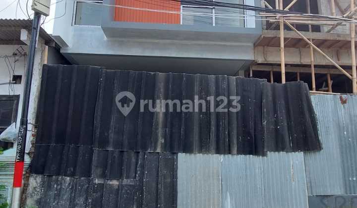 Rumah Baru 2 Lantai Cluster One Gate Tanjung Priok. Kualitas Premium. Design Minimalis Modern Di Lokasi Strategis. Dekat Mall Sunter, Mall Kelapa Gading, Jakarta International Stadium, Gerbang Tol Kebon Bawang. 2