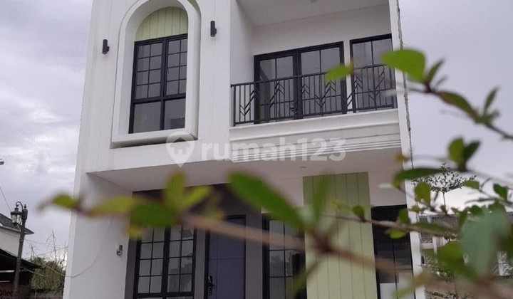 Rumah Baru 2 Lantai Plus Rooftop, Cantik Eksklusif di Area Grand Depok City. Kota Depok. Lokasi Strategis, Dekat dengan Stasiun, Terminal dan Berbagai Fasilitas Umum 2