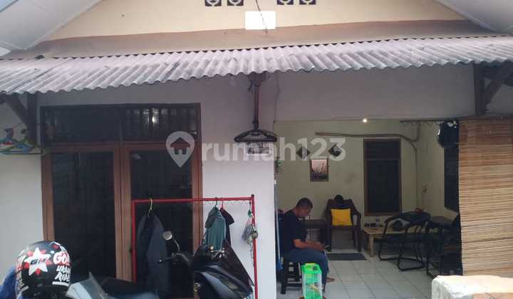 Rumah Strategis Tangerang Kota Akses Mobil Dijual Harga Tanah Saja. Dekat Halte Puribeta . Berbatasan Dengan Jakarta Selatan, Jakarta Barat Dan Tangerang Selatan. Dekat Ke Akses Tol Menuju Jakarta Atau Bandara, Sekolah, Universitas, Rs, Klinik, Pasar , Ma