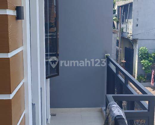 Cluster Rumah Baru  2 Lantai Shm, 3 Kt, 2km Di Tanah Merdeka Kampung Rambutan  Jakarta Timur. Desain Modern Bisa Custom, Lingkungan Asri. Strategis Dekat Ke Sekolah,mini Market, Rs Adhyaksa Ceger Cipayung, Apotik,  Pintu Tol Jorr  Dan Jagorawi 2