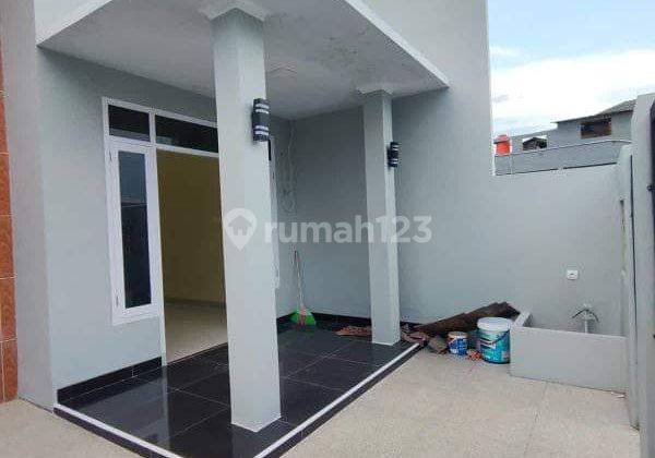 Cuma 15 Menit Dari Jakarta Timur. Rumah Baru Cantik Siap Huni, Cluster One Gate System.3 Menit Dari Grand Duta City5 Menit Dari Mutiara Gading City10 Menit Dari Pesantren Attaqwa Ujung Harapan10 Menit Dari Flyover Alindra Harapan Indah 1