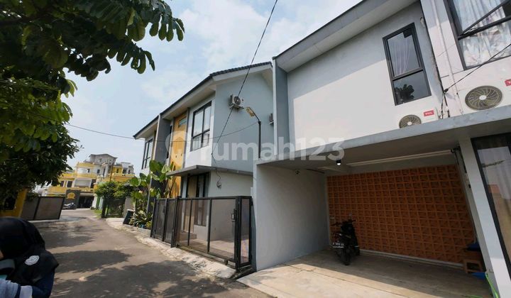 Sudah Full Okupansi : Investasi Rumah Kost Premium Dekat Kampus Ipb.potensi Omzet Sewa Bersih Per Tahun bisa Mencapai Rp90juta. Auto Pilot : Pembeli Tak Perlu Pusing Cari Penyewa dan Mengelola karena Dibantu Dikelola dan Dicarikan Penyewanya oleh Estat