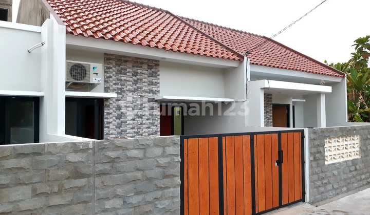 Lokasi Strategis Jakarta Timur Cocok untuk Hunian atau Investasi Harga Terjangkau. Rumah Siap Huni Nyaman 1 Lantai Bambu Apus Cipayung Jakarta.- Dekat LRT Tmii- Dekat Pondok Gede- Dekat Halim Perdanakusuma- Dekat Terminal Kampung Rambutan- Dekat Mabes Tni Lokasi Strategis Jakarta Timur Cocok untuk Hunian atau Investasi Harga Terjangkau. Rumah Siap Huni Nyaman 1 Lantai Bambu Apus Cipayung Jakarta.- Dekat LRT Tmii- Dekat Pondok Gede- Dekat Halim Perdanakusuma- Dekat Terminal Kampung Rambutan- Dekat Mabes Tni