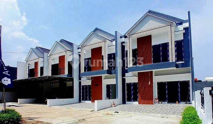 Ready-to-Occupy Townhouse in East Jakarta. Direct Access to Setu Cipayung Toll Gate/Exit. Just a Few Steps (50 Meters) to Cilangkap Headquarters Jakarta. Flood-Free, Only 4 Minutes to Bambu Apus Toll Road. 2
