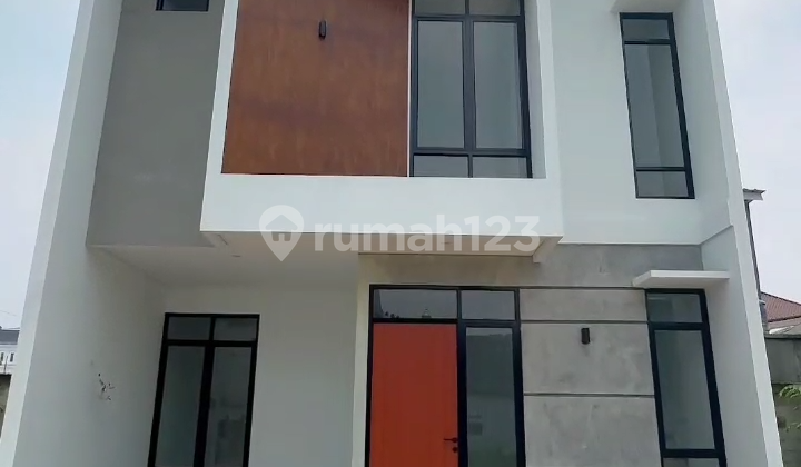 Rumah Mewah Nyaman Strategis Jakarta. Cluster Syariah One Gate.. Harga Terjangkau !! Cluster One Gate. Akses Dekat Jalan Utama Terusan Mabes Tni. Dekat Tmii, Universitas Paramadina, Terminal Pasar Rebo, Rumah Sakit. SHM 2