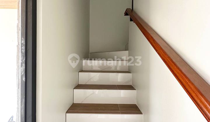 New Freehold House in Sukamekar, Bekasi. Close to Harapan Indah, Near Toll Gate, Near Hospital, Market and School, Surrounded by Many Housing Complexes. 2