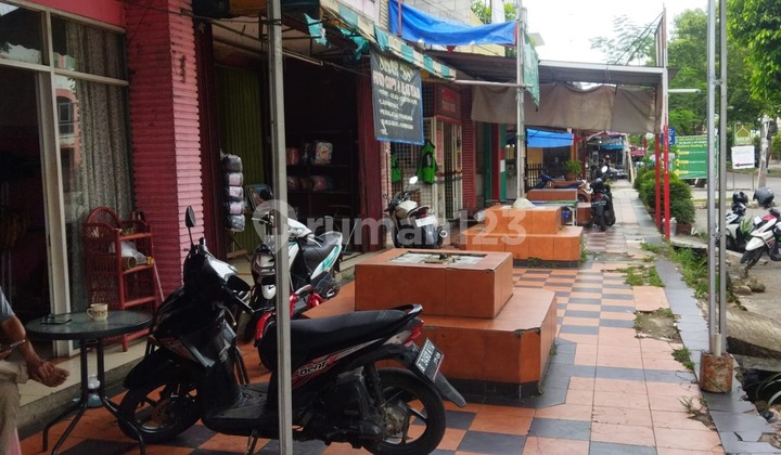 Ruko Kawasan Ramai Kantor & Perdagangan di Mutiara Gading Timur Kota Bekasi. Akses Toll Bekasi Timur- Akses Toll Tambun Grand Wisata- Akses Jalan Kalimalang - Pantura-Dekat Smkn 3 Bekasi , Puskesmas, Rs, Pasar Tradisional. Shgb