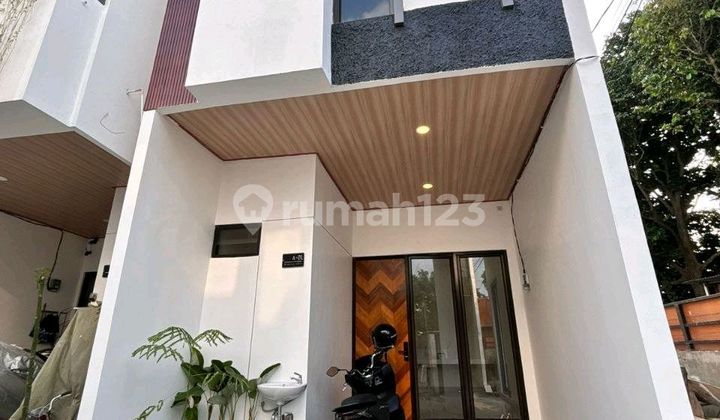 Last Unit! Rumah Baru Nyaman Aman Strategis Harga Terjangkau, Depok Kota. Cluster One Gate Syariah, Sertifikat Hak Milik, Kota Depok. Dekat Ke Gdc, Stasiun Depok Lama,universitas,rs, Mall. Akses Mudah, Jalur Angkot. Dekat Margonda  1