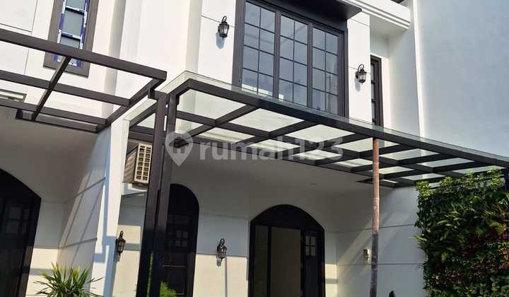 Ada Kolam Renang Dan Rooftop. Rumah Mewah, Cantik, Nyaman,. Bebas Banjir, Lingkungan Aman. Perbatasan Jaksel- Tangerang. Dekat Dengan Sekolah, Universitas, Pasar, Mall, Rs, Klinik, Rumah Ibadah, Tol Ke Bandara. Akses Terbaik Ke Jakarta Dan Tangerang, 2