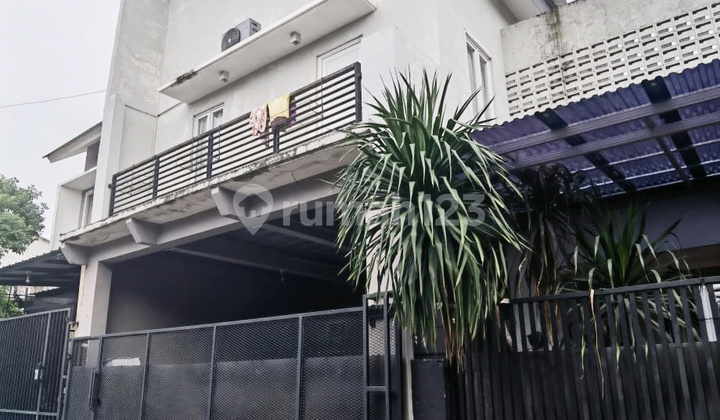 Rumah Kontemporer Murah Bagus Di Griya Loka Bsd