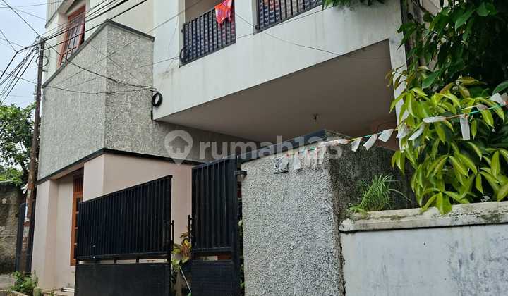 Rumah Bagus Di Jl Kesehatan Bawah Jakarta Selatan