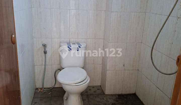 Ready-to-Use Shop House on Jl Ceger Raya, Jurang Mangu Timur, South Tangerang 2