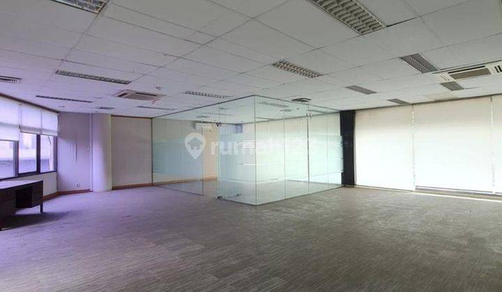 DIJUAL KANTOR STRATEGIS 3 LANTAI di JL WIJAYA, KEBAYORAN BARU, JAKSEL 1