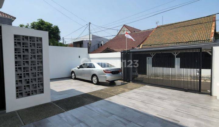 DIJUAL RUMAH MODERN BRAND NEW di Jl BENDA / KEBAYORAN BARU, JAKSEL 2