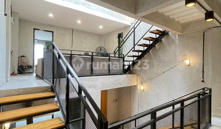 DIJUAL RUMAH INDUSTRIAL MODERN di Jl MPR DALAM / CILANDAK, JAKSEL 1