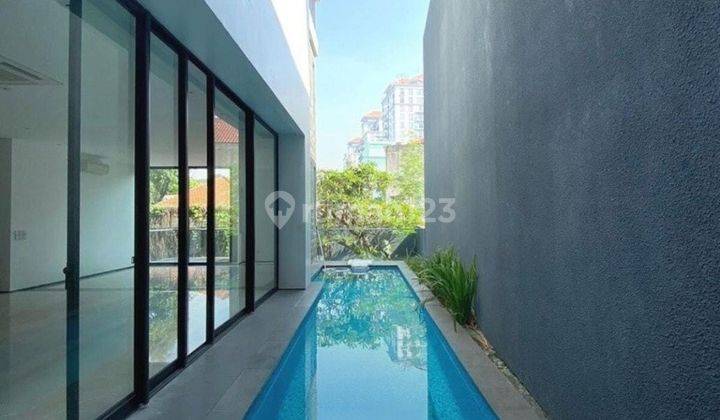 Rumah , Townhouse Aikonik di Jl Surabaya , Menteng, Jakpus 1