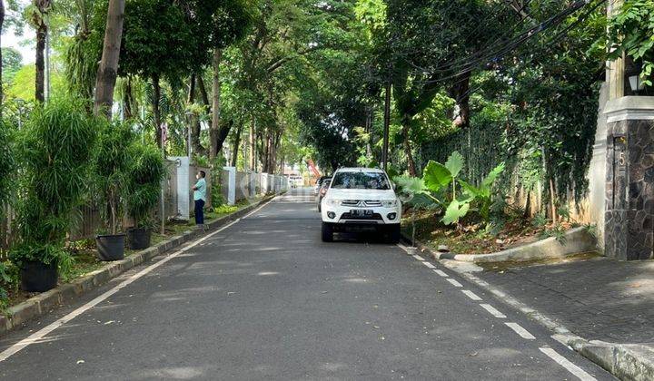 Rumah Depan Taman At Jl Kediri , Menteng, Jakpus 2