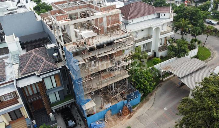 RUMAH PIK1 BRAND NEW 12X25 PROGRES BANGUN 70%,LIFT,POOL,4 LANTAI,SELATAN 2