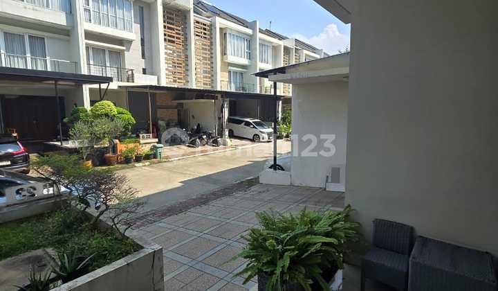 Rumah Grisenda Uk 8,5X18 Bagusss 3 Lantai