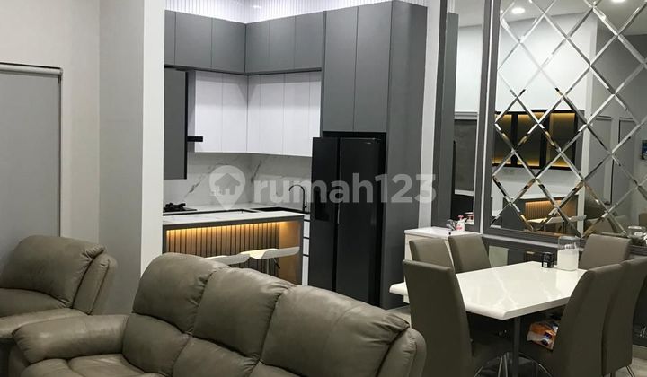 RUMAH PIK1 INDOMOBIL 7X25 BANGUNAN SENDIRI,2 LANTAI,SEMI FURNISH,MINIMALIS,SELATAN 1