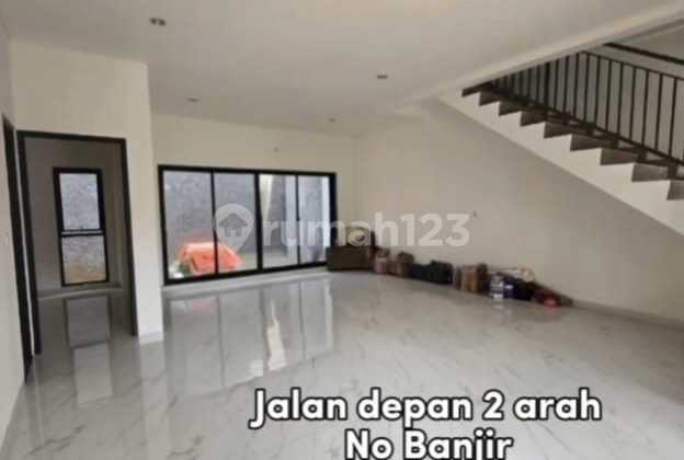 Dijual Rumah Modern Minimalist di Villa Melati Mas, Tangerang 2