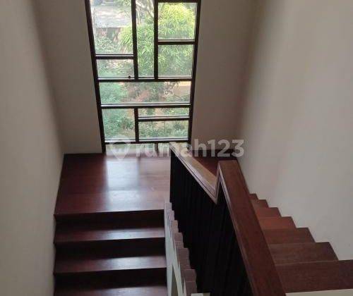 House For Sale At Kebayoran Baru Jakarta Selatan 4 BR 2