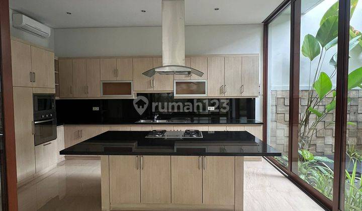 For Rent Rumah Jakarta Selatan 4 BR 2 Lantai 1