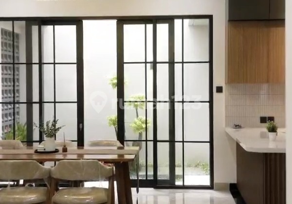 For Sale: Chrysant Garden House in BSD, South Tangerang, 5 Bedrooms For Sale: Chrysant Garden House in BSD, South Tangerang, 5 Bedrooms