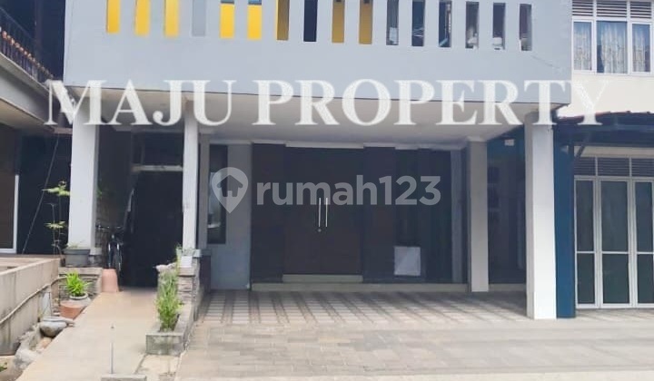 Rumah Bagus Semi Furnished Di Legenda Wisata 1