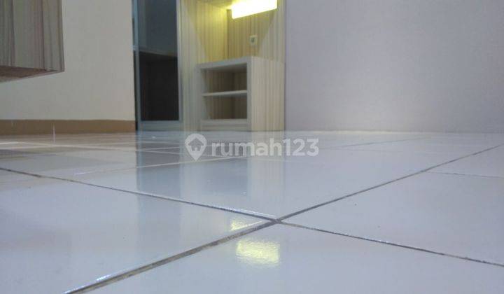 Apartemen Victoria  2 Bed Room view pool Harga Terjangkau 3