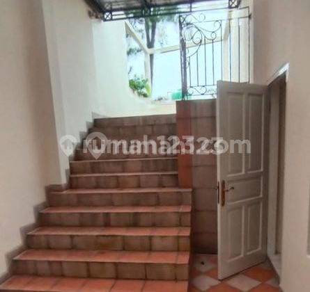 Rumah Bagus Unfurnished SHM di Raffles Hills , Jakarta Timur 6
