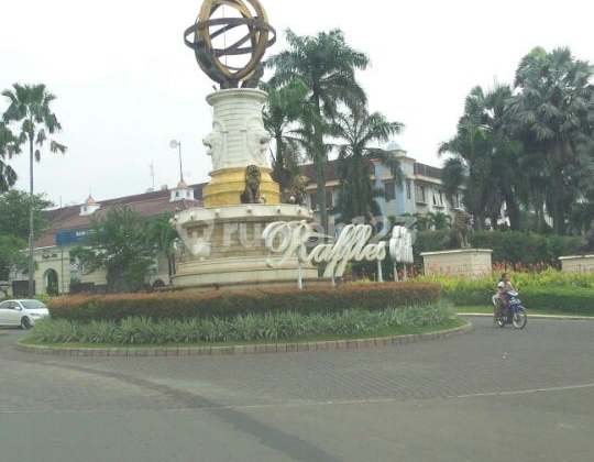 Rumah Cantik Harga Nego Lokasi Strategis di Raffles Hills  6