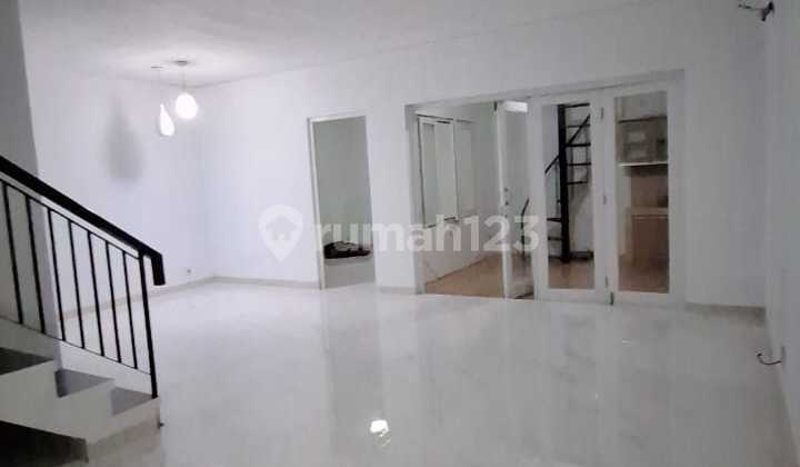 Rumah Cantik 2 Lantai Siap Huni Didalam Cluster Elite Perumahan Raffles Hills Cibubur 2