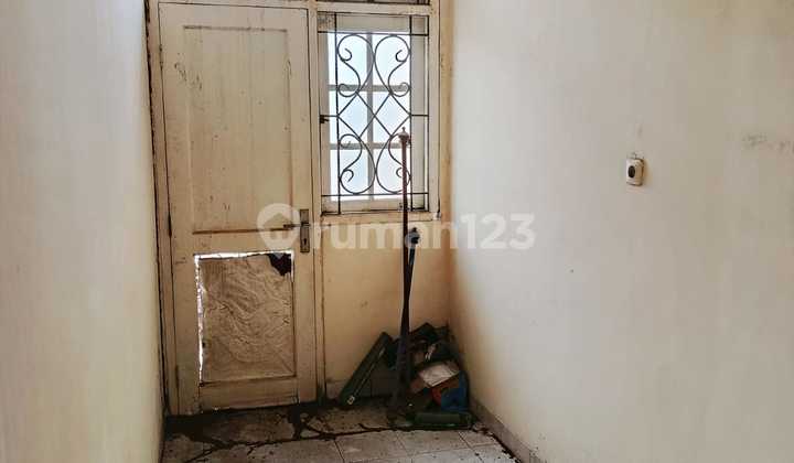 House Inside Kota Wisata Cluster, Strategic Location Near Livingworld Mall. 2