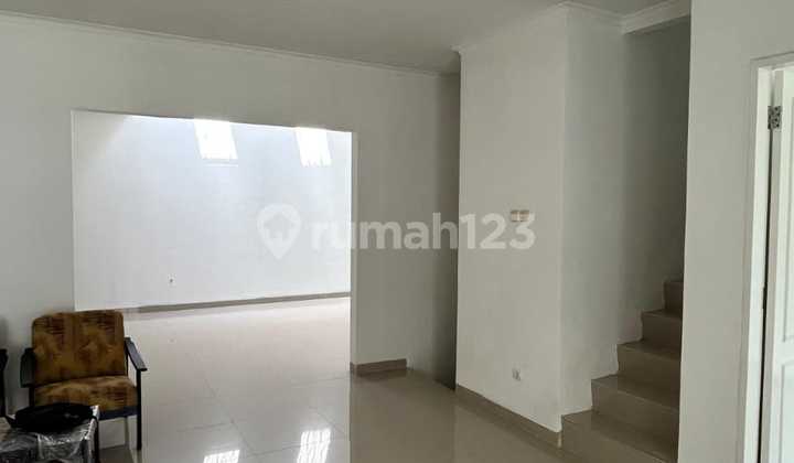 Ready-to-Occupy House in a Strategic Location Within the Elite Cluster of Cibubur Tourism City 2