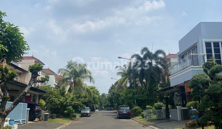 Rumah Cantik Full Furnish Siap Huni Didalam Perumahan Elite Raffles Hills Cibubur 2