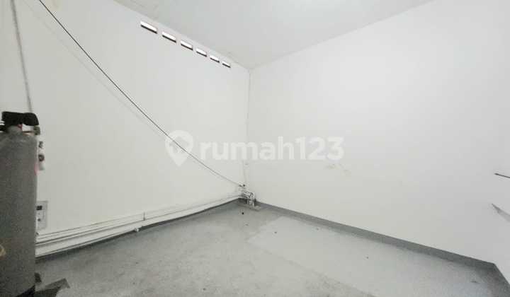 Good Main Road Shop Rental in Mekarwangi, Bandung 2