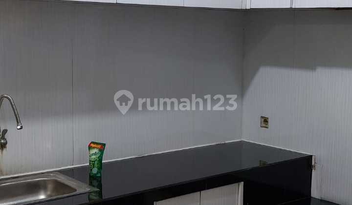Sewa Rumah Bagus Sudah Ada Kitchenset di Cibaduyut Bandung