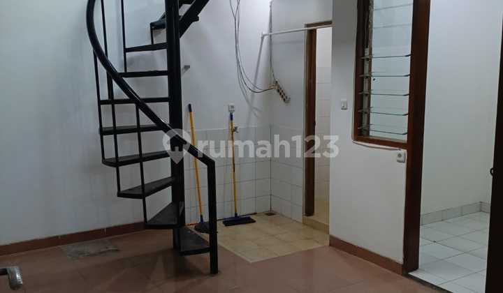 Cheap Semi Furnished House in Singgasana Pradana Bandung 2