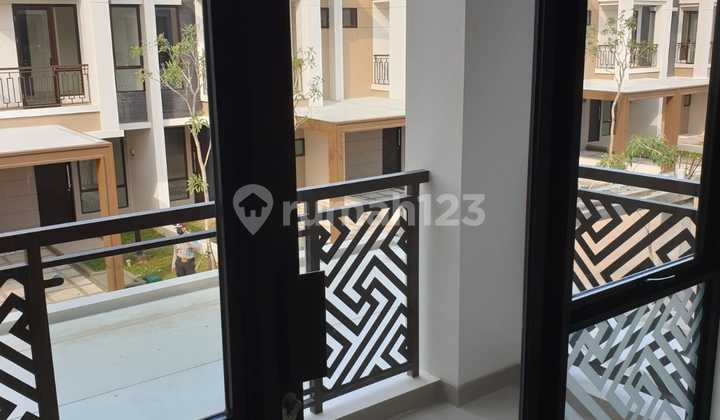 Rumah Nyaman Cakep Asri View Danau di Podomoro Bandung