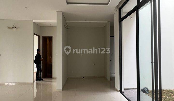 Rumah Baru Dalam Kawasan Elit Summarecon Tanggerang  2