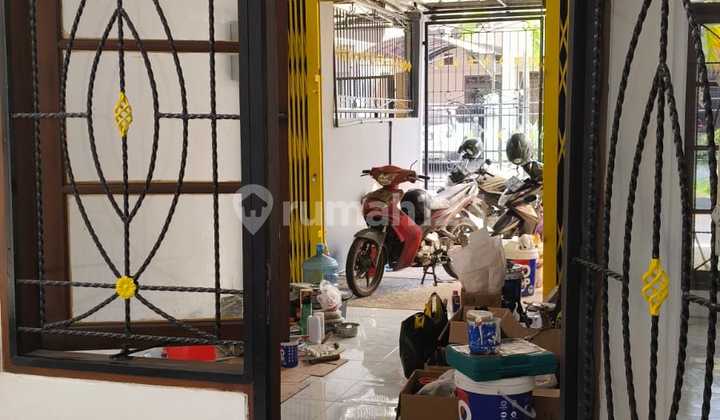 Sell Spacious Comfortable Strategic House in Taman Kopo Indah 3 Sell Spacious Comfortable Strategic House in Taman Kopo Indah 3