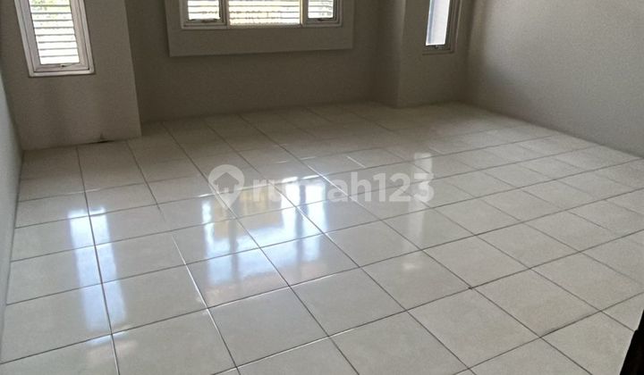 For Sale, Ready-to-Use, Good Condition Shop House in TKI 3 Bandung, Quick Sale.