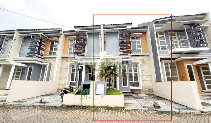 For Rent Minimalist 2-Storey House Graha Mulia, Wide Street Row For Rent Minimalist 2-Storey House Graha Mulia, Wide Street Row