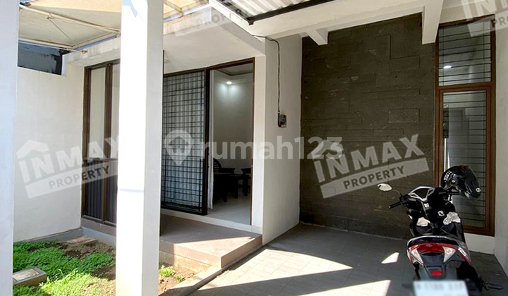 Two-Story Semi-Furnished Row House on a Wide Street Near UB Campus 2