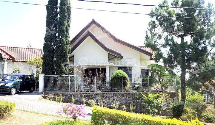 Rumah pinggir Jalan Panderman Hill, Batu, Malang. depan jalan double track. Cocok untuk tinggal, vila, cafe 1