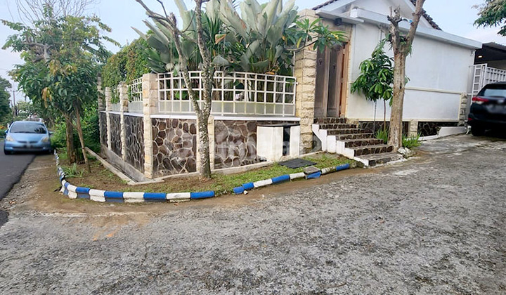 House Position Hook Well-Maintained Buring Malang, Safe Quiet Area