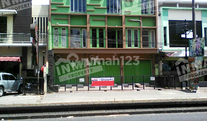 3 Shop House Lots, 3 Floors, Suitable for Restaurant in Singosari Area, Malang. 1