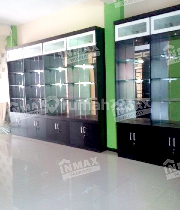 3 Shop House Lots, 3 Floors, Suitable for Restaurant in Singosari Area, Malang. 2