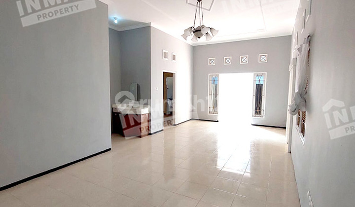 Ready-to-Occupy, Well-Maintained Rental House in Dieng Area, Wide Road Row Ready-to-Occupy, Well-Maintained Rental House in Dieng Area, Wide Road Row